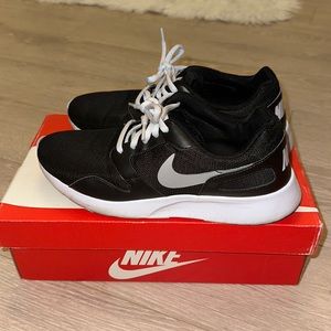 Nike Size 9 Shoes